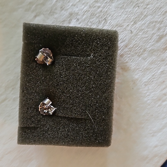 Ladies Silvertone Rope Earrings - Picture 3 of 4